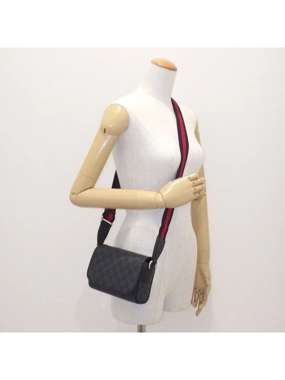 Gucci product details